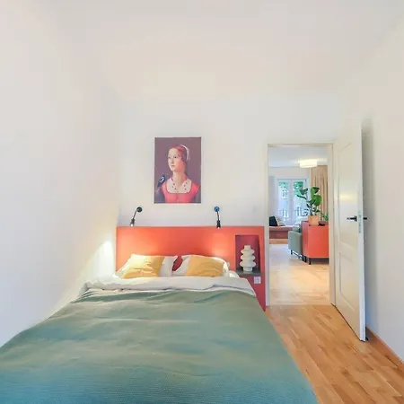 Cityscape Haven: Urban Retreat Daire