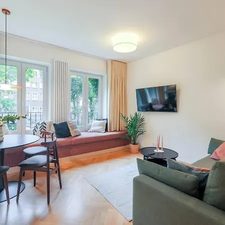 Cityscape Haven: Urban Retreat *