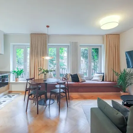 Cityscape Haven: Urban Retreat Gdańsk