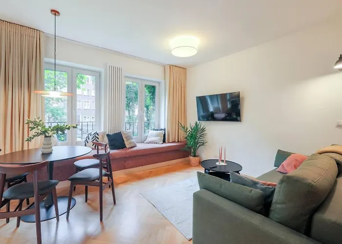 Cityscape Haven: Urban Retreat *